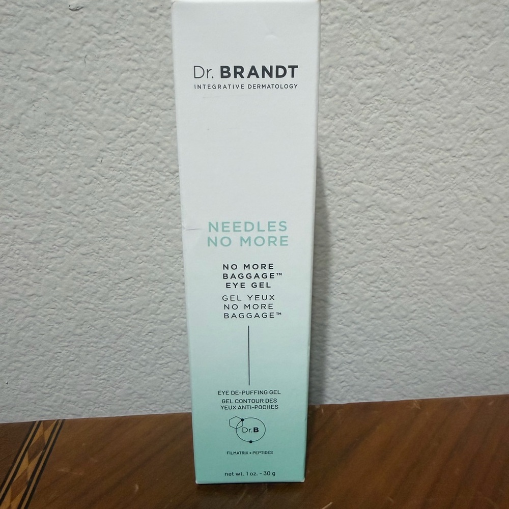 NWT Dr. Brandt Needles No More Eye Gel in White and Light Blue